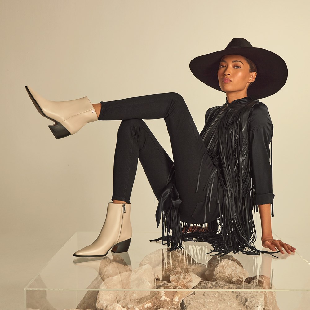 Franco Vivian Bootie - LifeStyle