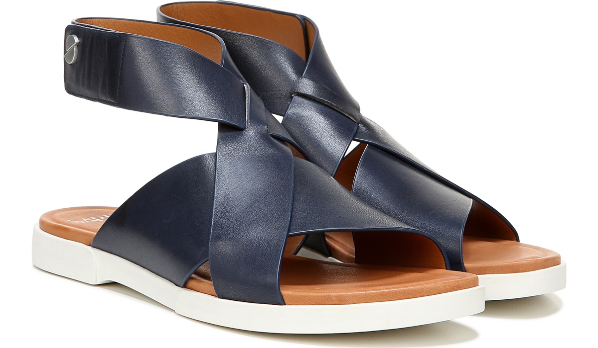 strive montauk sandals